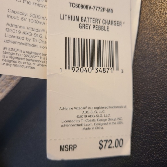 Adrienne Vittadini Studio  Cross body with charging pack - Picture 16 of 16